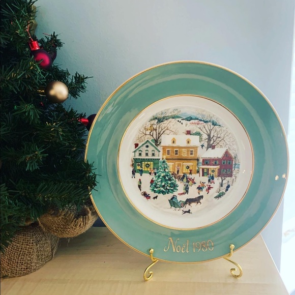Wedgwood Other - Vintage Wedgwood for Avon Christmas plate